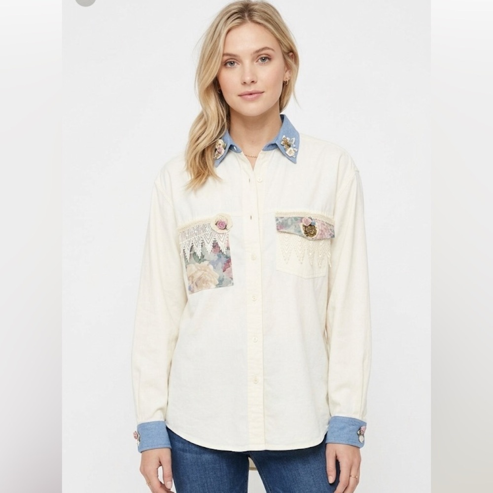Go West vintage Cream & Blue Button-Up Shirt with Floral Accents size large